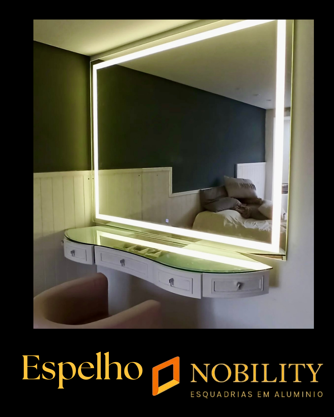 Espelho com iluminação amarela